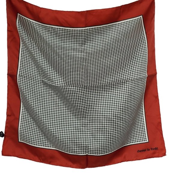 Vintage Silk Scarf Neckerchief Hunter Green Red Houndstooth Hand Rolled 19" - Picture 3 of 7